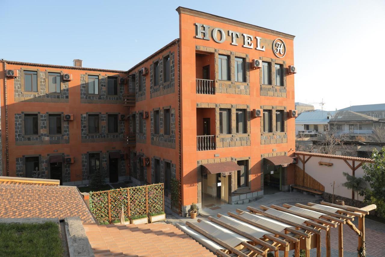 H Resort Hotel Vagharshapat Armenia Exterior photo